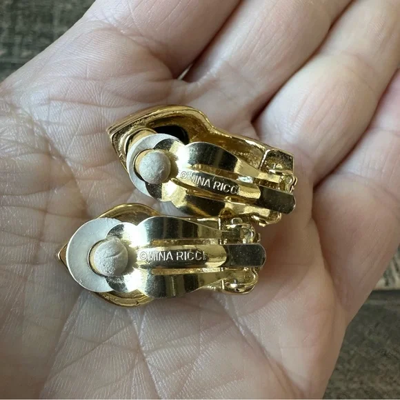 Vintage Nina Ricci Crystal & Heart Earrings - Picture 2 of 7